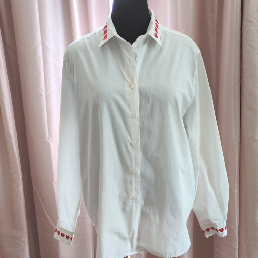 White Button-Up Shirt with Red Heart Embroidery XL